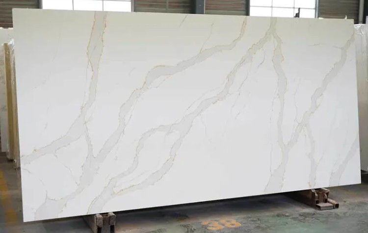 SFKA51 Tasteful Beauty Quartz Slab Calacatta Fresh Warm Hue 