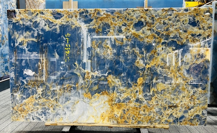 SFKE16 Blue Onyx Slabs and Wall Tiles
