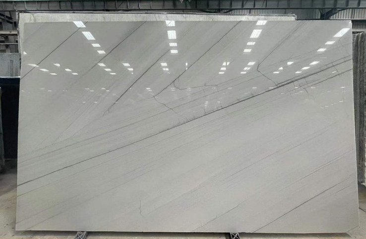 SFKF33 Natural White Macaubas Quartize Slab